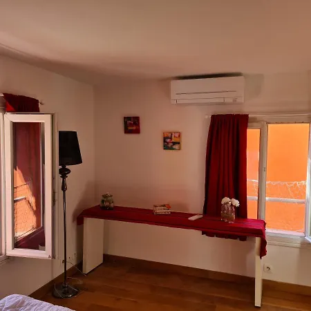 Apartment La Tropezienne, Duplex 73 M2, 100 M Du Port, Climatisation, Grande Terrasse Sanary-sur-Mer