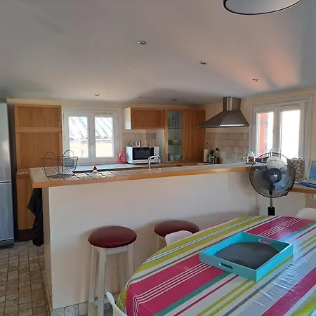 Apartment La Tropezienne, Duplex 73 M2, 100 M Du Port, Climatisation, Grande Terrasse Sanary-sur-Mer