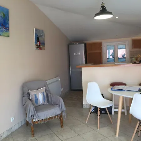 La Tropezienne, Duplex 73 M2, 100 M Du Port, Climatisation, Grande Terrasse Apartment Sanary-sur-Mer